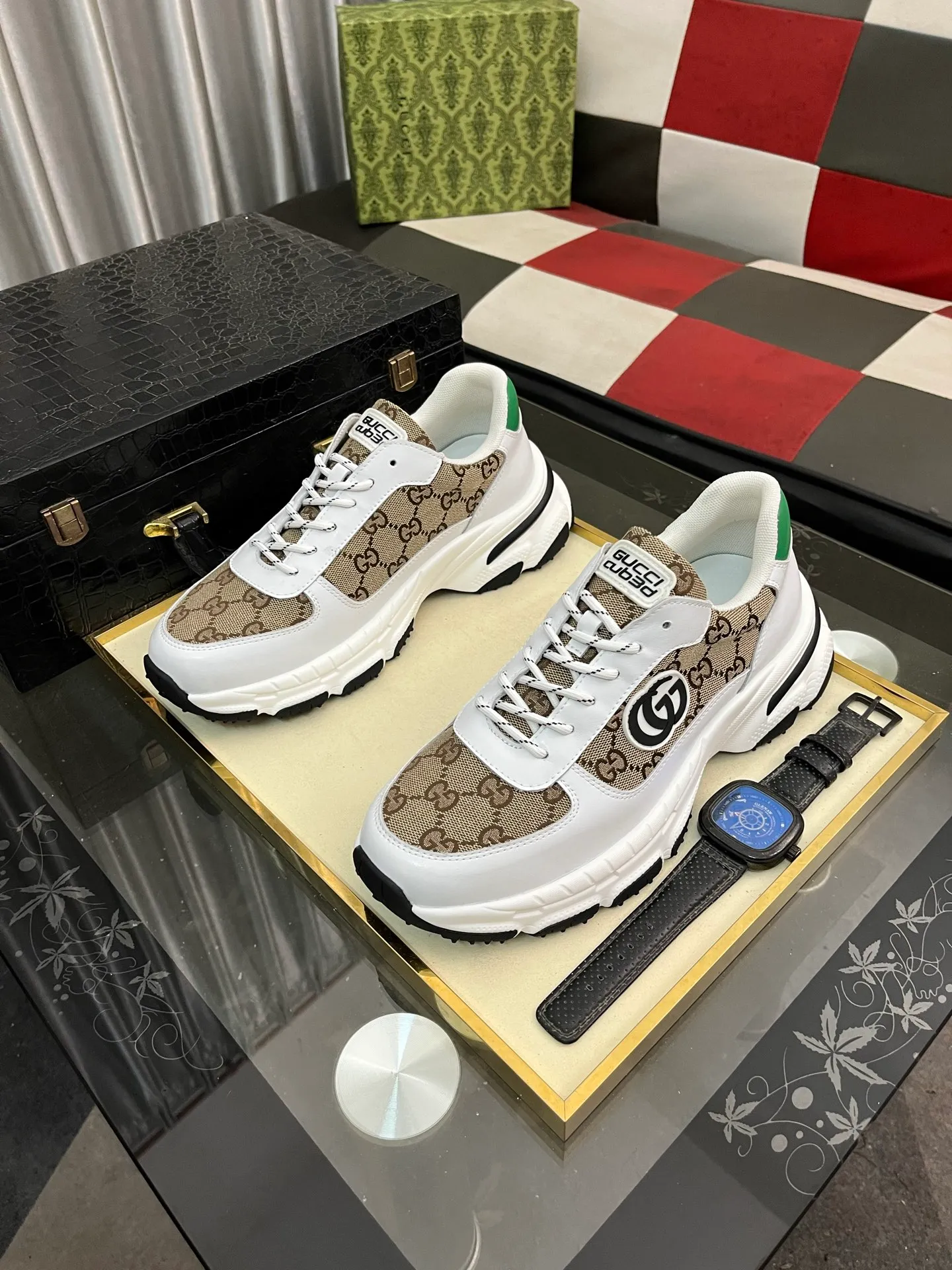 Men's Men's Shoes 💰458⌚️⌚️【GUCCI】Gucci men's latest white shoe series casual shoes! The official website is built 1:1. Upper: Made of imported cowhide, with electric embroidery ➕Inner lining: Made of high-quality first-layer pigskin, soft and comfortable. Picky material selection and exquisite workmanship give you the best enjoyment. Size: 38-44. 3️⃣colors available